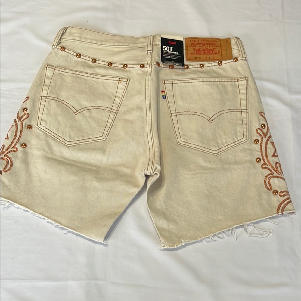 Levi's 501 '93 Cut Off Rodeo Boots Shorts in Ecru Unisex NWT - Picture 13 of 15